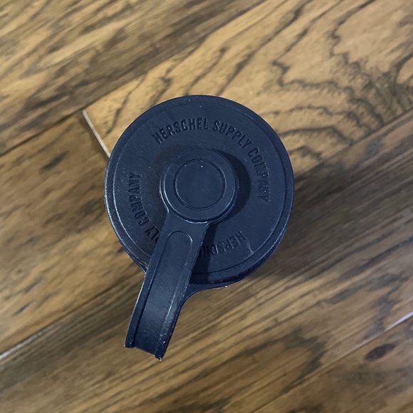 Herschel navy water bottle 18oz 530ml - Picture 6 of 14